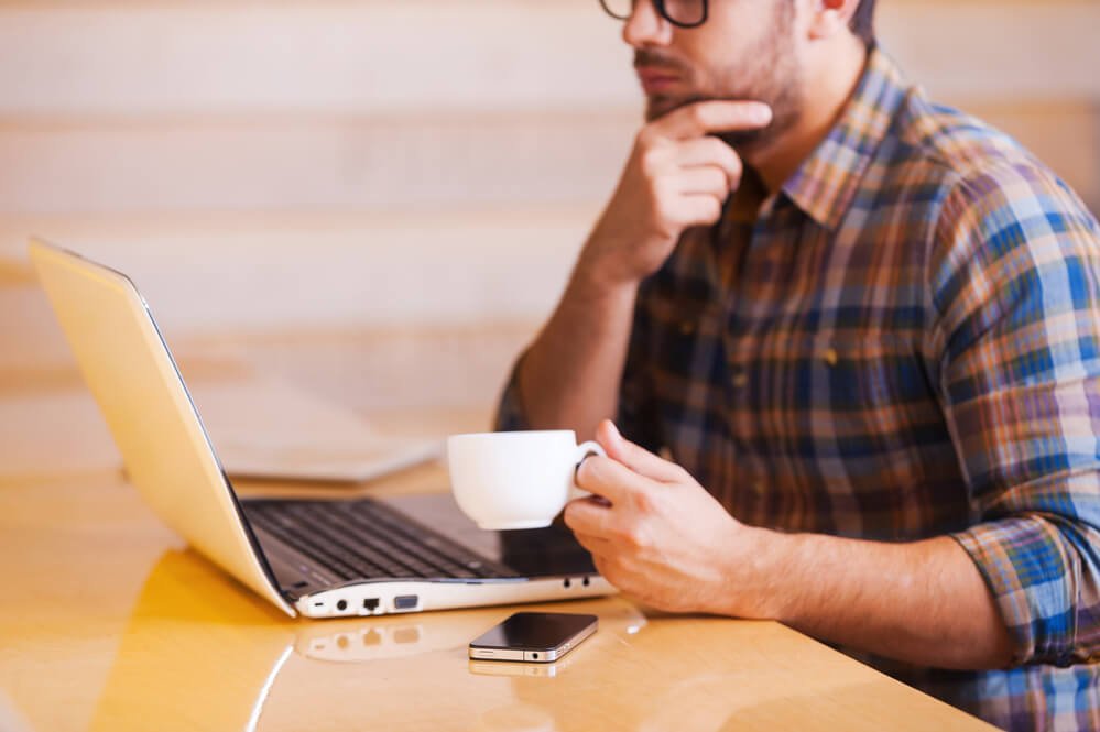 What is the optimal choice for investing in website hosting: Brazil or foreign countries?